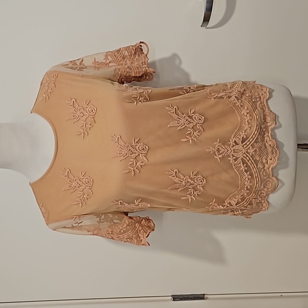 Forever 21 Collection  floral embroidered beige blush overlay lined Med. romance - Picture 7 of 8
